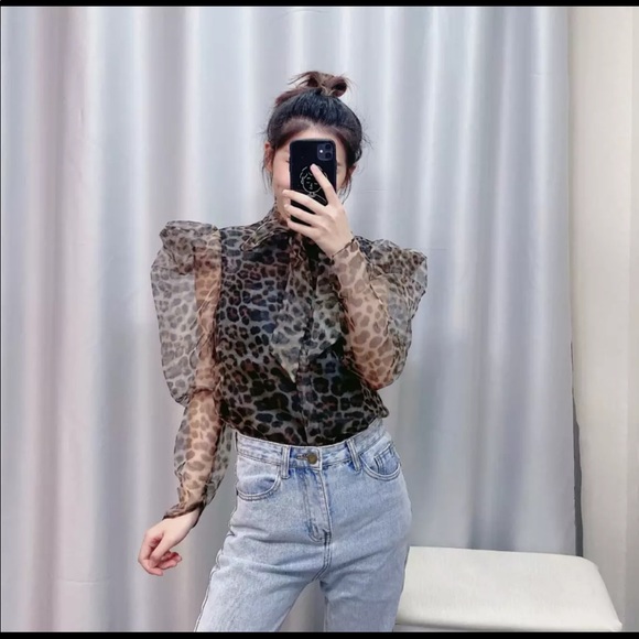 Trendy animal print organza top - Picture 6 of 8